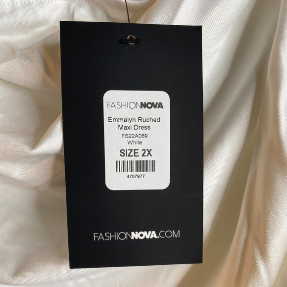 Fashion Nova White Ruched Dress Size 2X - Picture 3 of 3